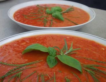 Scharfe Gazpacho (Spanische Gemüsekaltschale) Scharfe Gazpacho (Spanische Gemüsekaltschale)