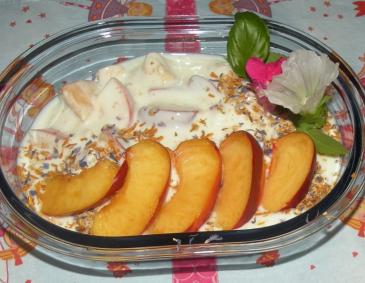 Blumiges Nektarinenjoghurt Blumiges Nektarinenjoghurt