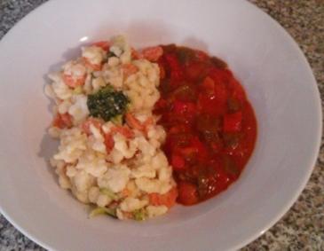 Leichte Gemüsespätzle mit Letscho Leichte Gemüsespätzle mit Letscho