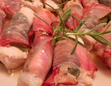 Hühner-Saltimbocca mit Retsina Hühner-Saltimbocca mit Retsina