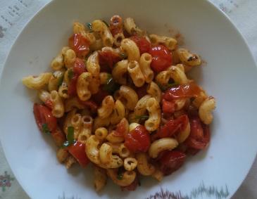 Schnelle Tomaten-Basilikum-Nudeln Schnelle Tomaten-Basilikum-Nudeln