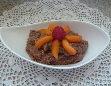 Schoko-Couscous mit Himbeeren und Marillen Schoko-Couscous mit Himbeeren und Marillen