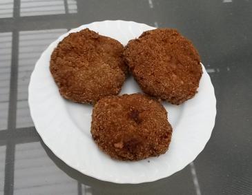 Fleischlaibchen mit Schnittlauchsauce Fleischlaibchen mit Schnittlauchsauce