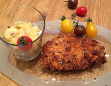 Hühnerschnitzerl in Cornflakes-Kürbiskern-Panier Hühnerschnitzerl in Cornflakes-Kürbiskern-Panier