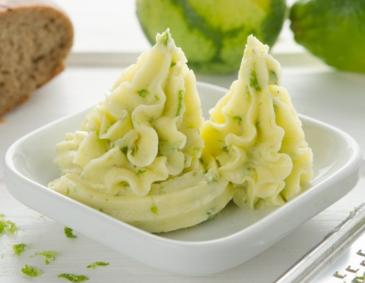 Limettenbutter mit Parmesan Limettenbutter mit Parmesan