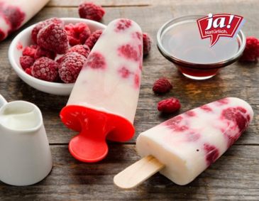 Himbeer-Joghurt-Ahornsirup-Eis am Stiel Himbeer-Joghurt-Ahornsirup-Eis am Stiel