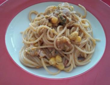 Pasta mit Zucchini-Käsesauce Pasta mit Zucchini-Käsesauce