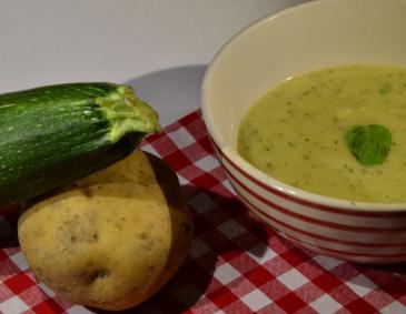 Zucchinicremesuppe Zucchinicremesuppe