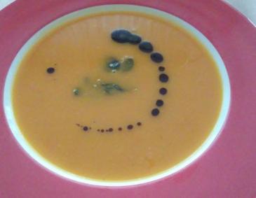 Curry-Kürbiscremesuppe Curry-Kürbiscremesuppe