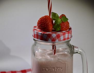 Erdbeermilch mit weißer Schokolade Erdbeermilch mit weißer Schokolade