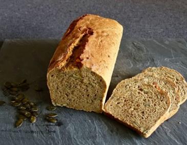 Kürbiskernbrot mit Kürbiskernöl Kürbiskernbrot mit Kürbiskernöl