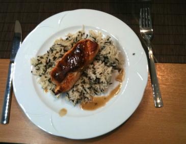 Glasiertes Lachsfilet mit Wildreis Glasiertes Lachsfilet mit Wildreis