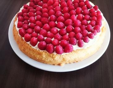 Himbeertorte mit Vanillecreme Himbeertorte mit Vanillecreme