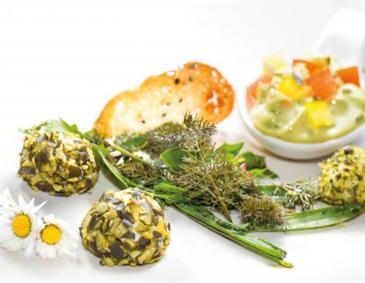 Ziegenkäsepralinen mit Kürbiskernöl-Remoulade Ziegenkäsepralinen mit Kürbiskernöl-Remoulade