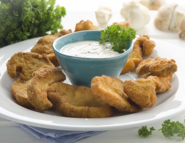 Gebackene Steinpilze mit Kräuterdip Gebackene Steinpilze mit Kräuterdip