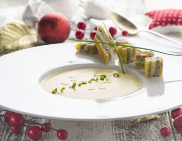 Brotsuppe mit Trüffelpofesen Brotsuppe mit Trüffelpofesen