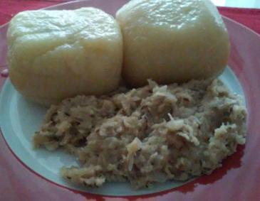 Knödel mit Weißkraut Knödel mit Weißkraut