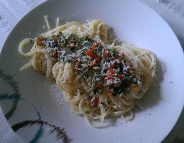 Spaghetti in Knoblauch-Petersilie-Pesto Spaghetti in Knoblauch-Petersilie-Pesto