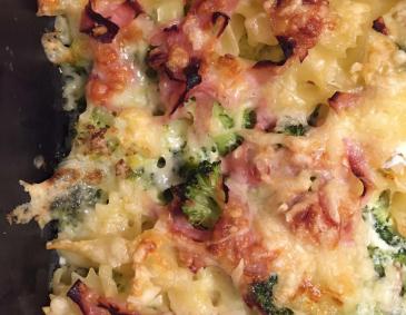 Brokkoli Auflauf mit Schinken und Käse Brokkoli Auflauf mit Schinken und Käse