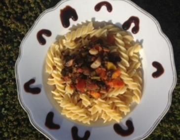 Pasta mit Gemüse-Sugo Pasta mit Gemüse-Sugo