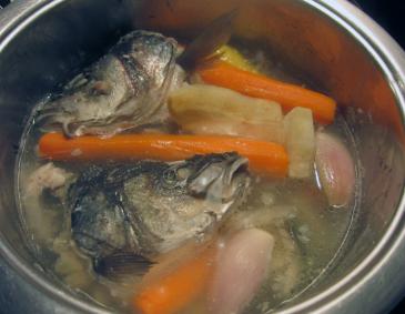 Fischfond - Grundrezept Fischfond - Grundrezept
