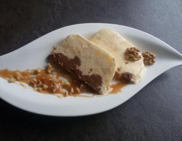 Birnen-Schoko Parfait mit Karamellsoße Birnen-Schoko Parfait mit Karamellsoße