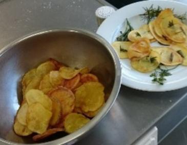 Frittierte Erdäpfelchips Frittierte Erdäpfelchips