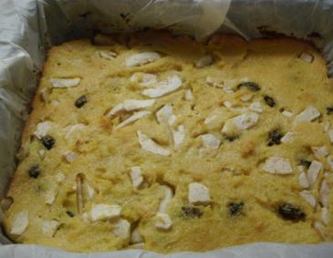 Polenta-Apfelkuchen mit Rosinen Polenta-Apfelkuchen mit Rosinen