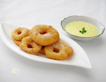 Gebackene Apfelringe mit Zimtzucker Gebackene Apfelringe mit Zimtzucker
