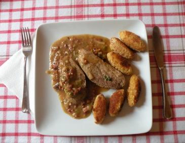 Medaillons mit pikanter Sauce Medaillons mit pikanter Sauce