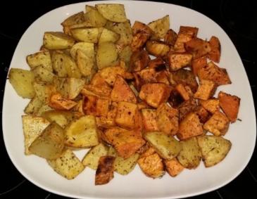 Zweierlei Bratkartoffeln aus dem Rohr Zweierlei Bratkartoffeln aus dem Rohr