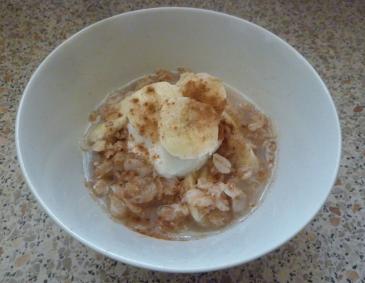 Haferbrei mit Bananen und Zimt Haferbrei mit Bananen und Zimt
