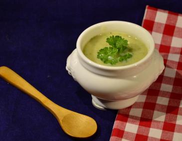 Zucchinicremesuppe Zucchinicremesuppe