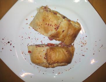Pikanter Schinkenstrudel Pikanter Schinkenstrudel