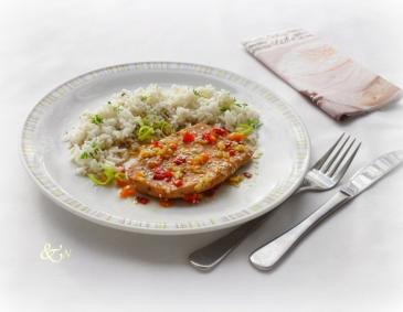 Ministeaks im Sesam-Ingwer Soße Ministeaks im Sesam-Ingwer Soße