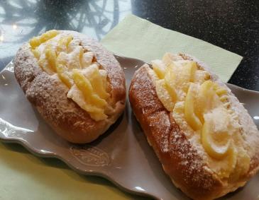 Puddingcreme-Brötchen Puddingcreme-Brötchen