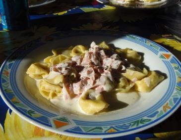 Tortellini in Schinkensauce Tortellini in Schinkensauce