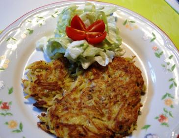 Kartoffelpuffer mit Chili, Käse und Speck Kartoffelpuffer mit Chili, Käse und Speck