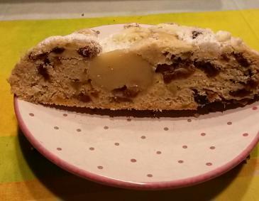 Dresdner Stollen mit Marzipan Dresdner Stollen mit Marzipan