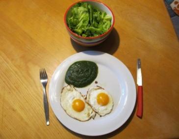 Spiegelei mit Cremespinat Spiegelei mit Cremespinat