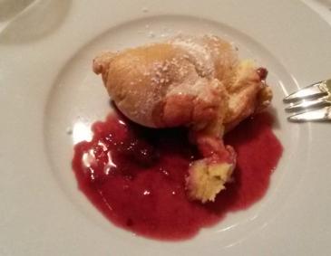 Salzburger Nockerl mit Zwetschkensauce Salzburger Nockerl mit Zwetschkensauce