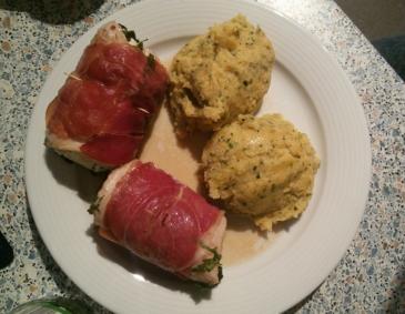 Schweinsrouladen mit Kräuter-Polenta Schweinsrouladen mit Kräuter-Polenta
