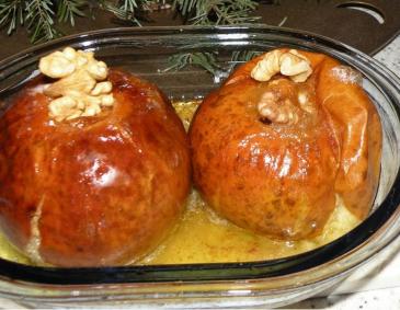 Bratäpfel mit Marzipan-Nussfüllung Bratäpfel mit Marzipan-Nussfüllung