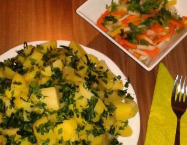 Petersilerdäpfel mit Karottengemüse Petersilerdäpfel mit Karottengemüse