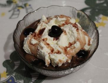 Mousse au Chocolat mit Amarenakirschen Mousse au Chocolat mit Amarenakirschen