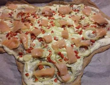 Vollkorn-Flammkuchen mit Lachs Vollkorn-Flammkuchen mit Lachs