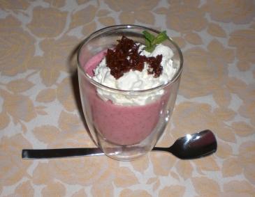 Erdbeerdessert mit Minze Erdbeerdessert mit Minze