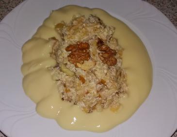Süsser Hirseauflauf mit Äpfel und Vanillesauce Süsser Hirseauflauf mit Äpfel und Vanillesauce