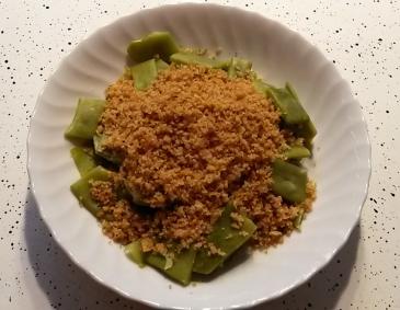 Fisolen mit Knoblauchbröseln Fisolen mit Knoblauchbröseln