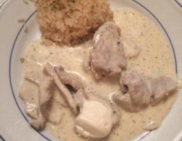 Lungenbraten in Kräutersauce mit Langkornreis Lungenbraten in Kräutersauce mit Langkornreis